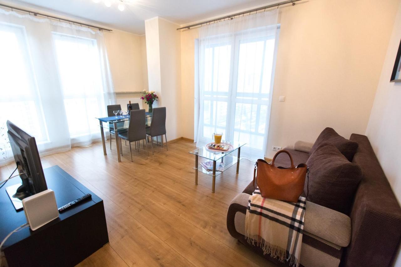 Pcd Aparthotel Wola Warschau Buitenkant foto