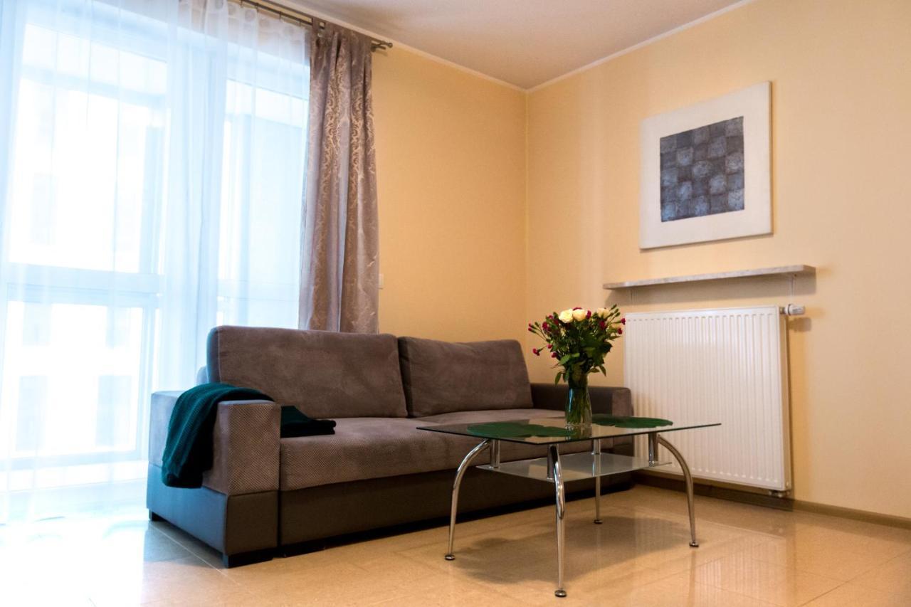 Pcd Aparthotel Wola Warschau Buitenkant foto